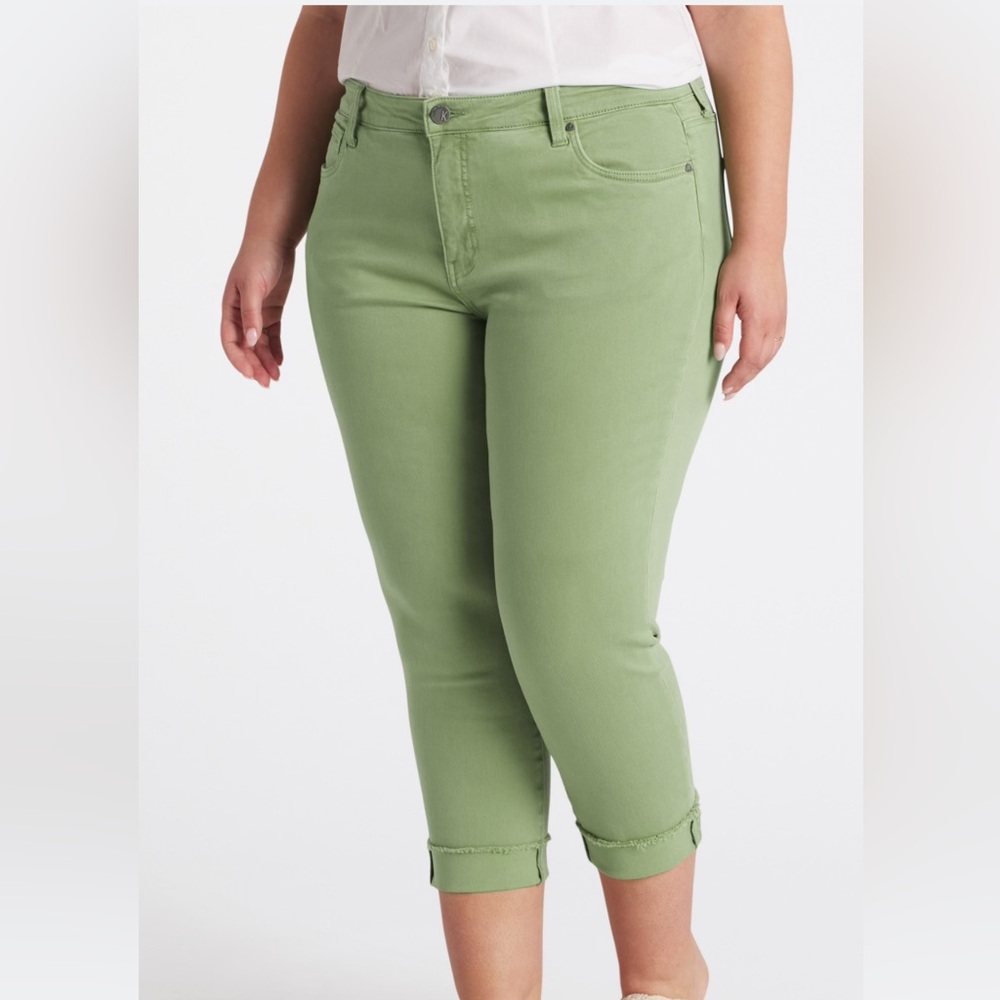 Eileen Roll Cuff Crop Straight Leg Jeans